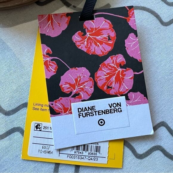 Dvf Gold Lips Pouch Coin Purse & keychain - Picture 12 of 14